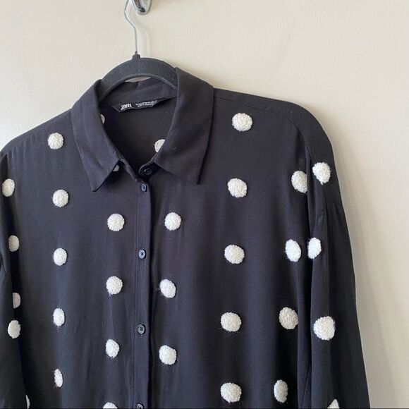 Zara-fuzzy Embroidered Puff Ball Long Sleeve Lightweight Button Down (Medium) - Picture 5 of 10